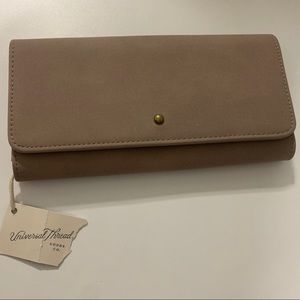 Universal thread wallet
